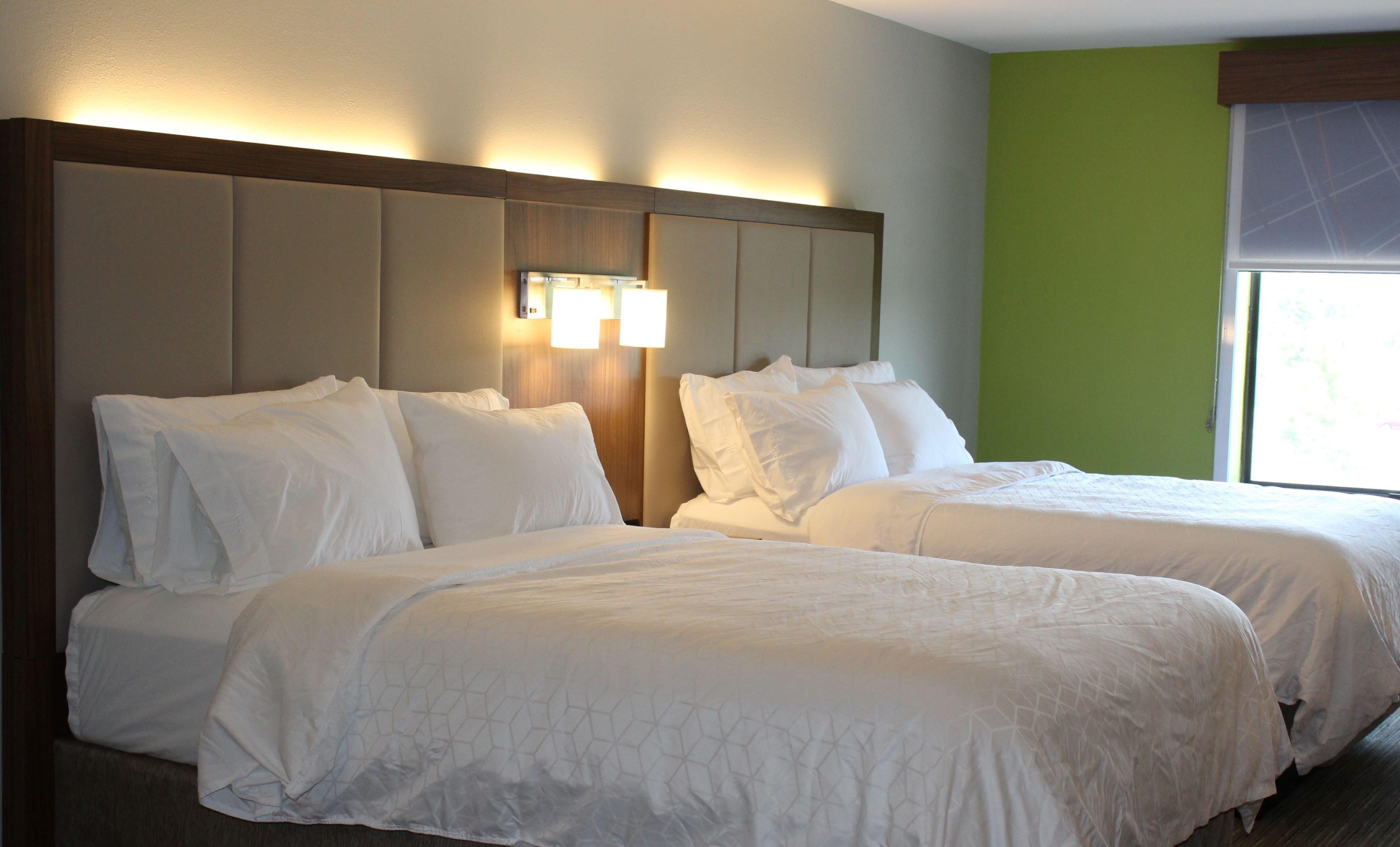 Holiday Inn Express Forest City By Ihg Экстерьер фото