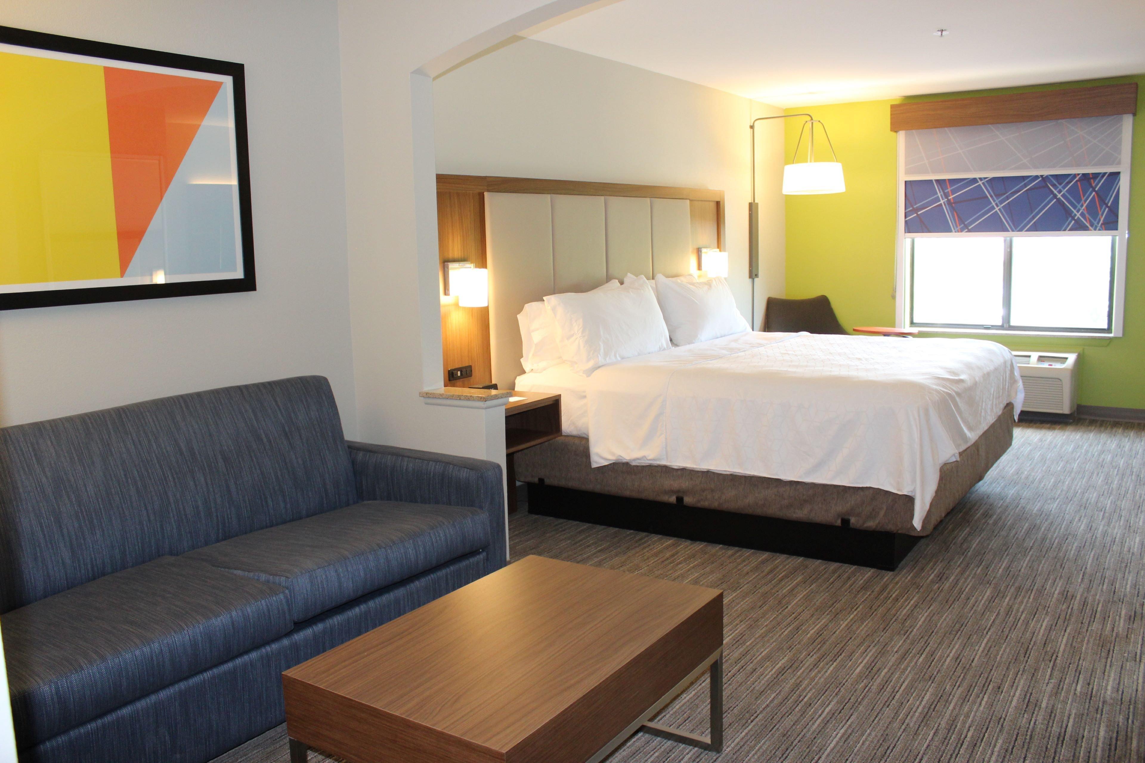 Holiday Inn Express Forest City By Ihg Экстерьер фото