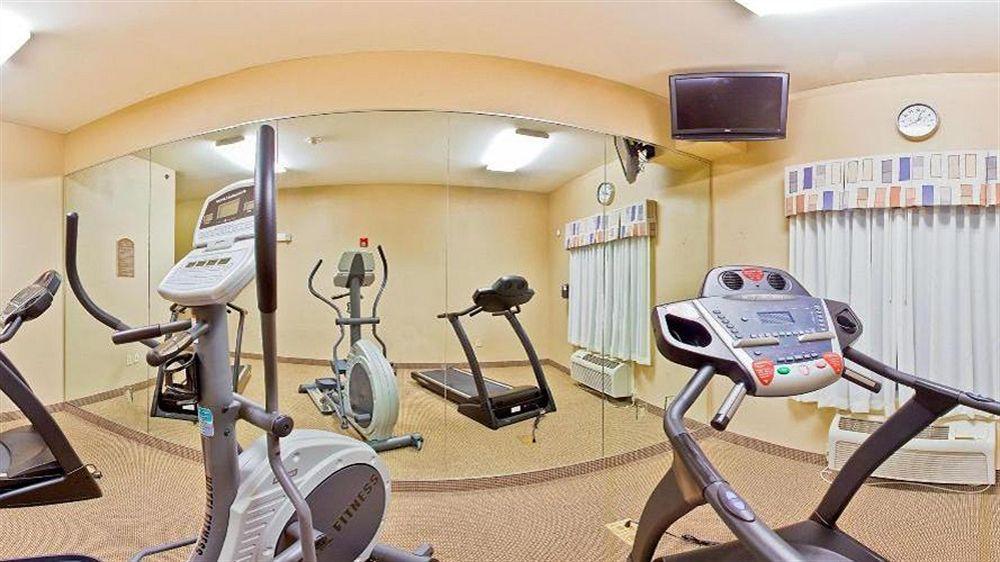 Holiday Inn Express Forest City By Ihg Экстерьер фото